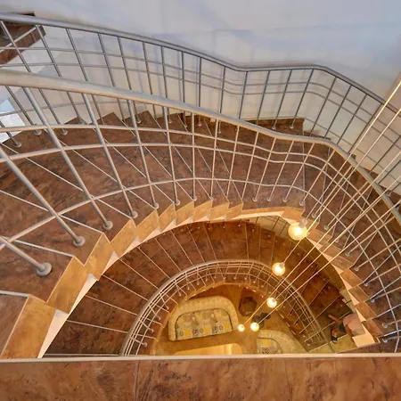 Hotel Kini Park & Free Parking