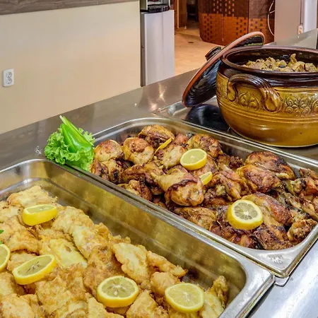 Kini Park & Free Parking Hotel Golden Sands