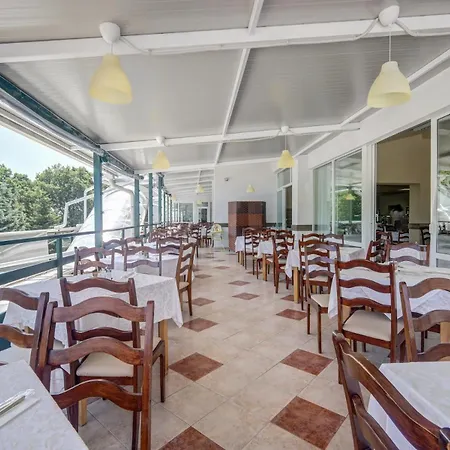 Kini Park & Free Parking Hotel Golden Sands