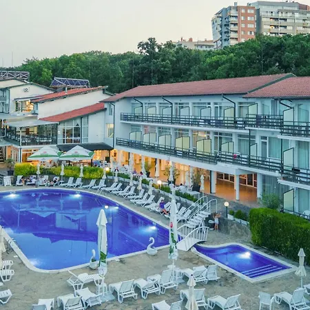 Hotel Kini Park & Free Parking
