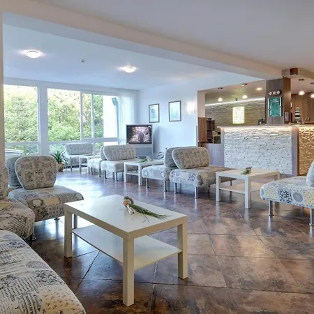 Hotel Kini Park & Free Parking Goudstrand